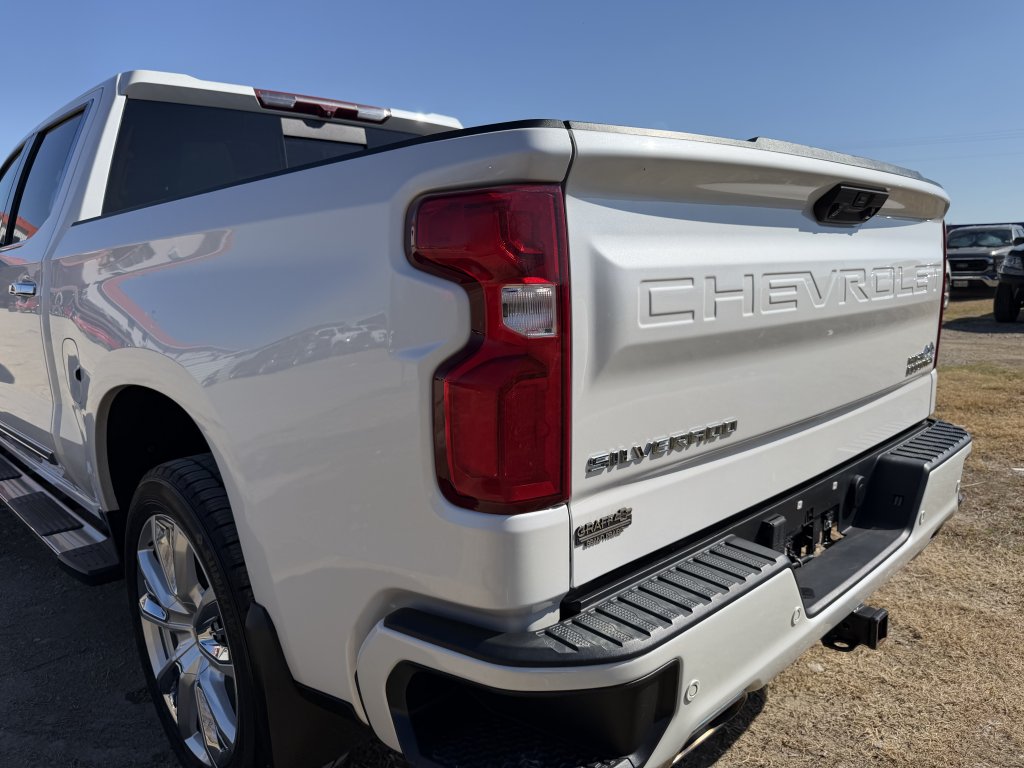 2022 Chevrolet Silverado 1500 High Country - Photo 16