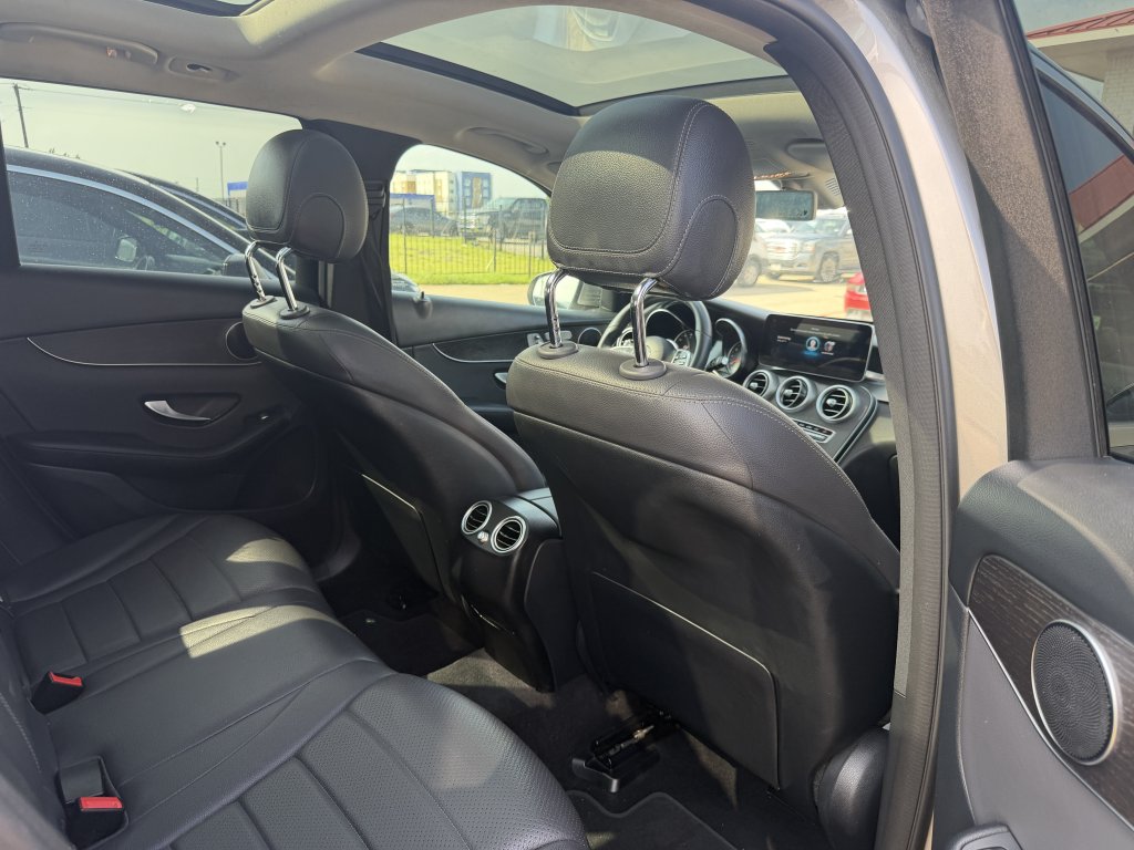 2020 Mercedes-Benz GLC GLC300 - Photo 17