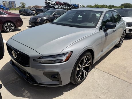 2024 Volvo S60 Core Dark Theme 
