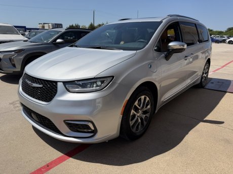 2023 Chrysler Pacifica Hybrid Pinnacle 