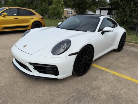 2022 Porsche 911 Carrera 4 GTS 