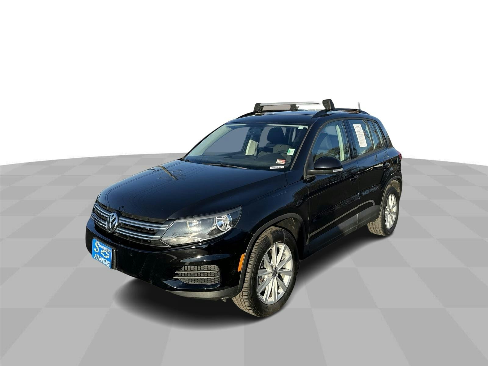 2017 Volkswagen Tiguan Limited (230979P) Main Image