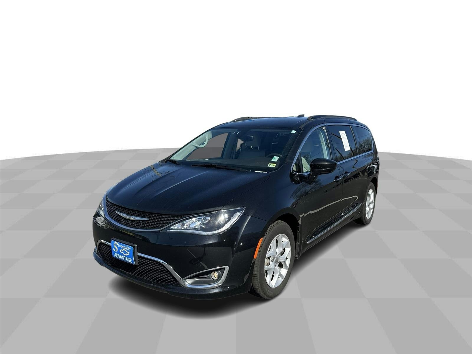 2017 Chrysler Pacifica Touring-L (230814A) Main Image