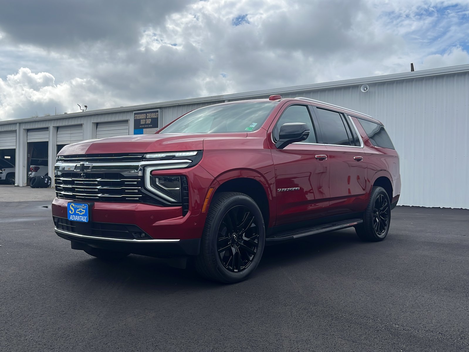 2025 Chevrolet Suburban Premier's photo