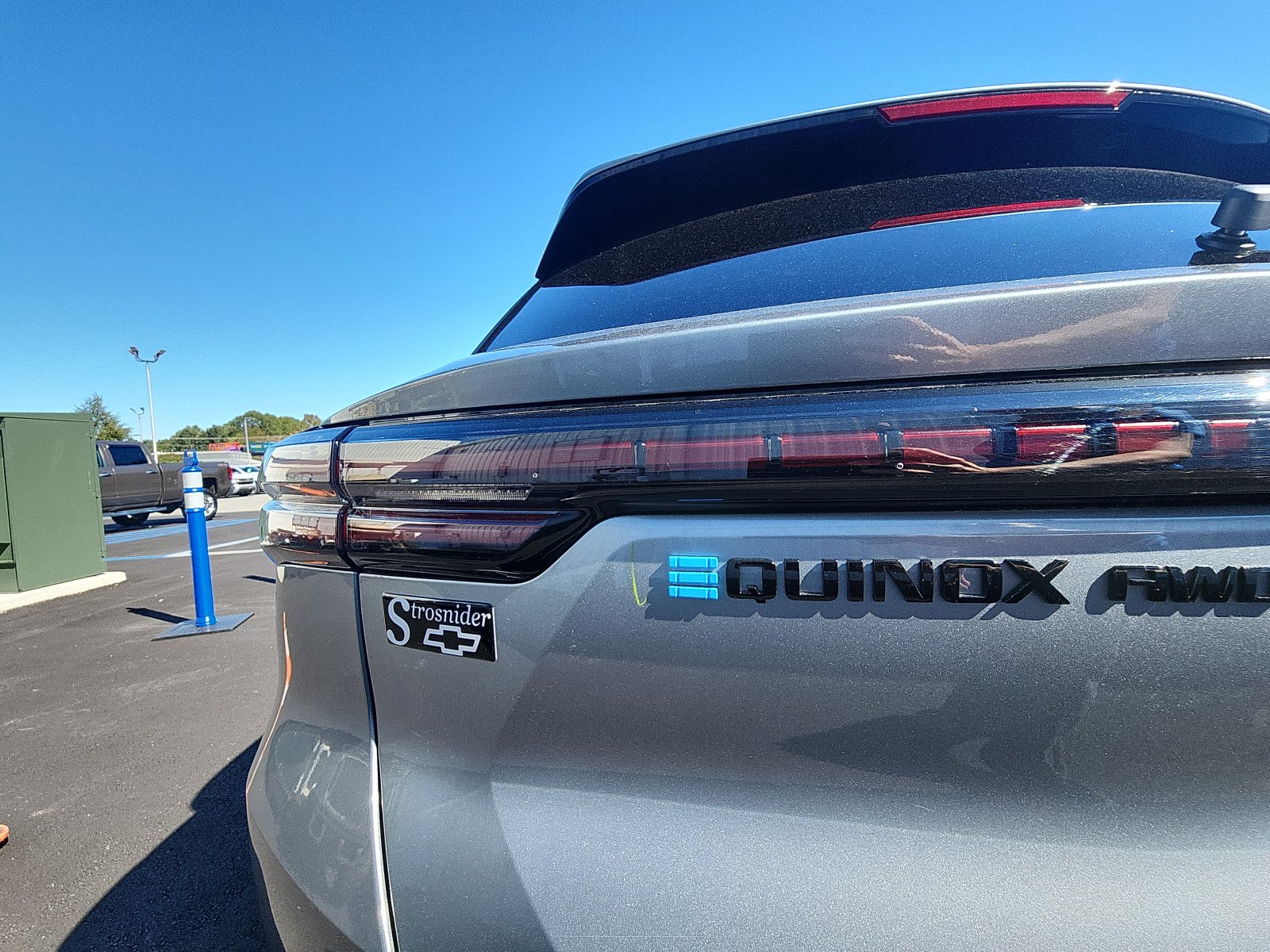 2025 Chevrolet Equinox EV RS - Photo 13