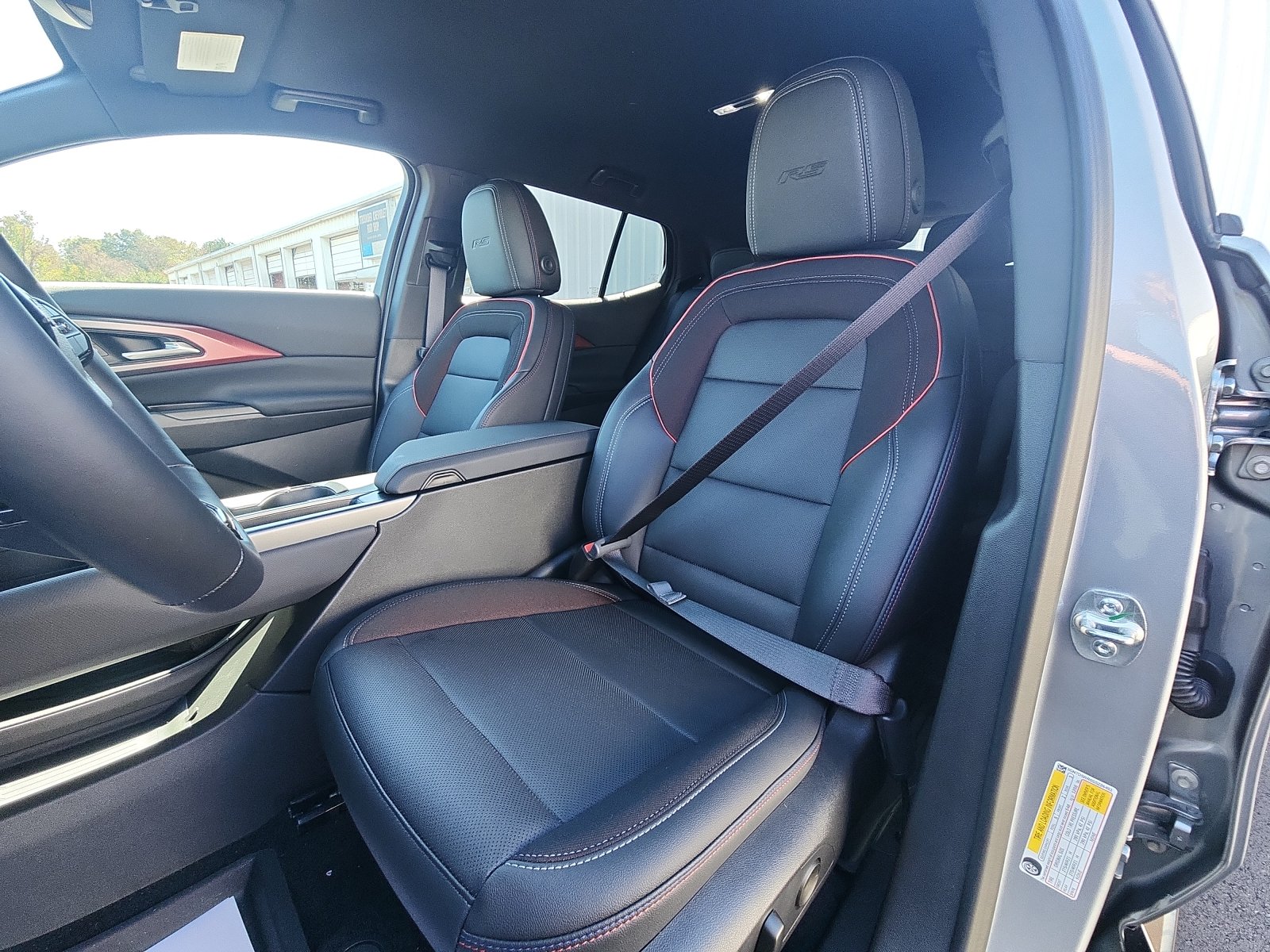 2025 Chevrolet Equinox EV RS - Photo 21