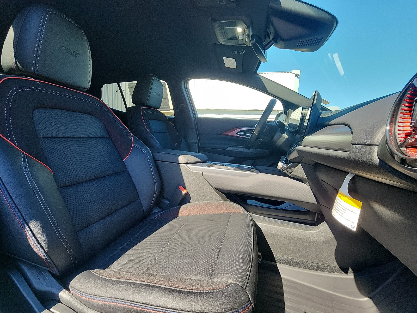 2025 Chevrolet Equinox EV RS - Photo 23