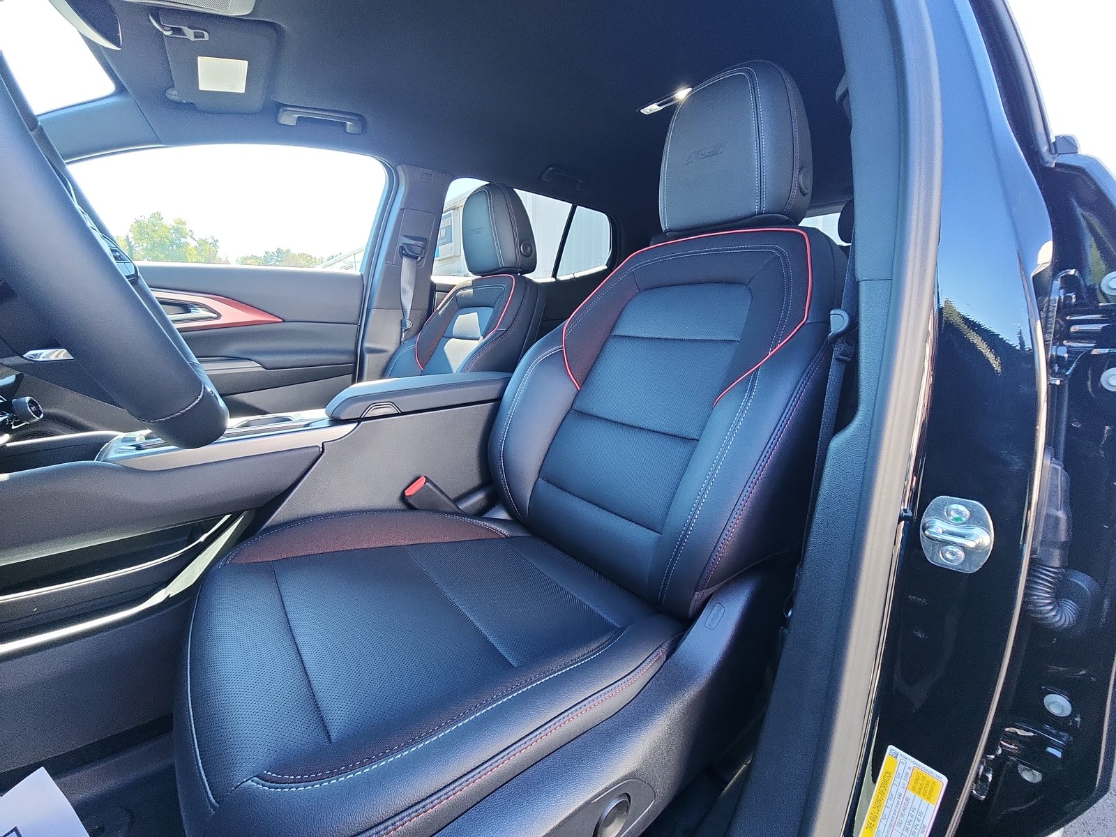 2025 Chevrolet Equinox EV RS - Photo 21