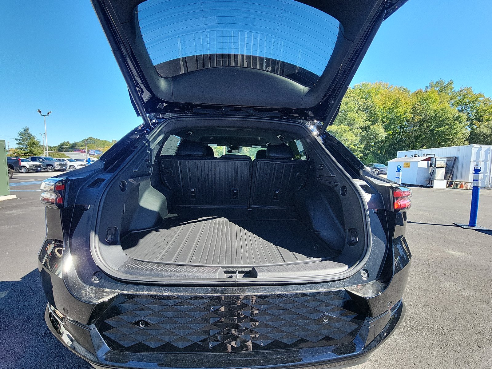 2025 Chevrolet Equinox EV RS - Photo 24