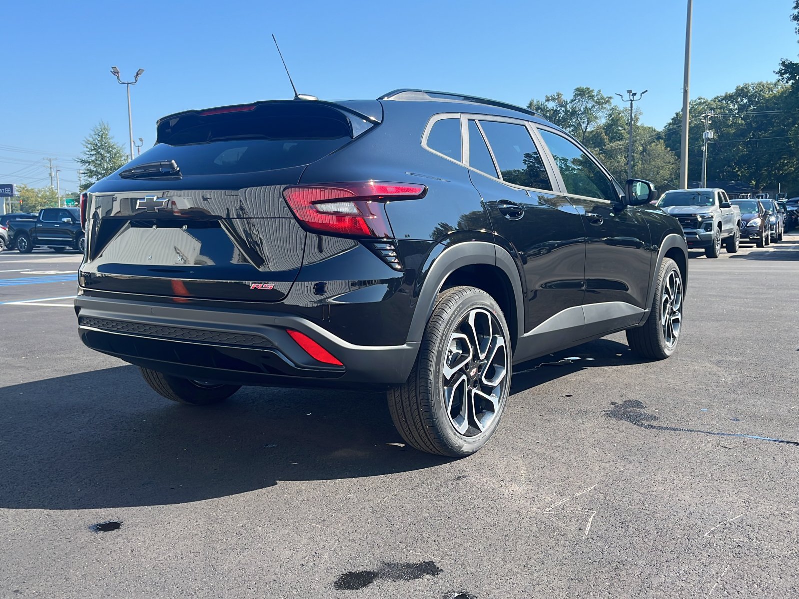 2025 Chevrolet Trax photo 2