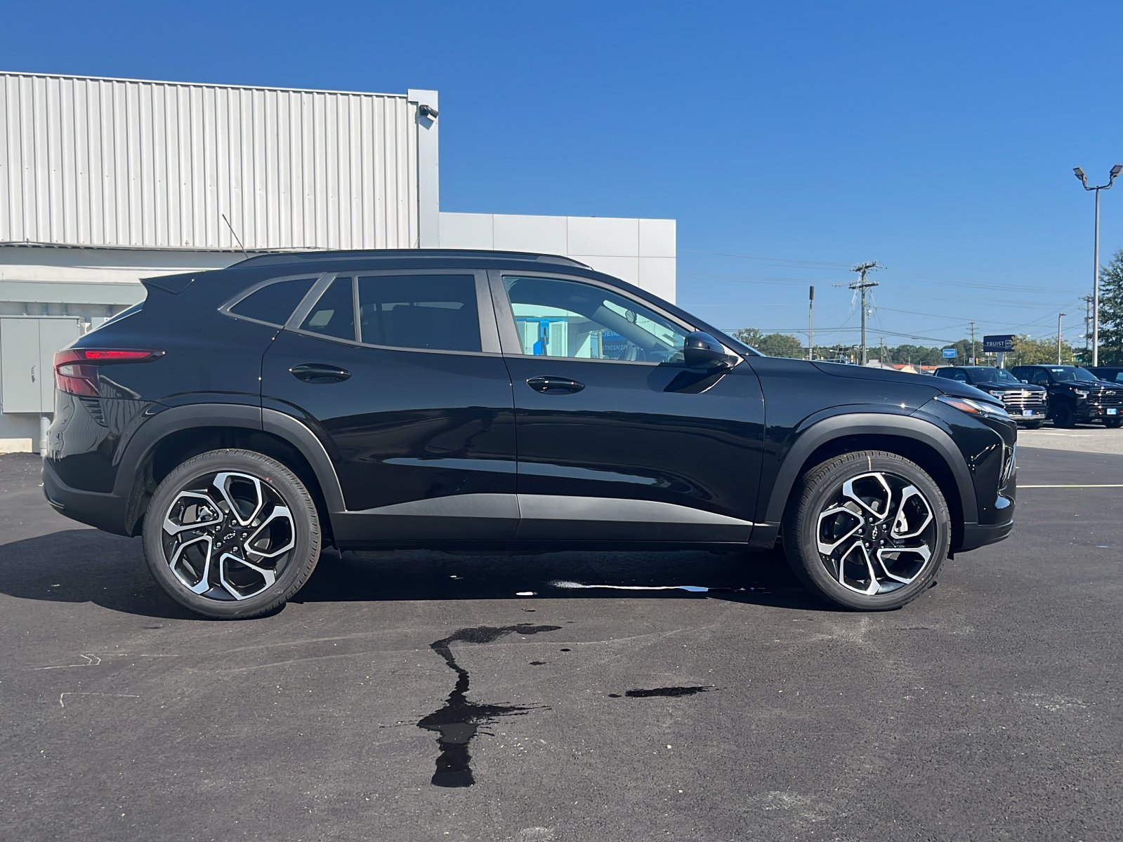 2025 Chevrolet Trax photo 3