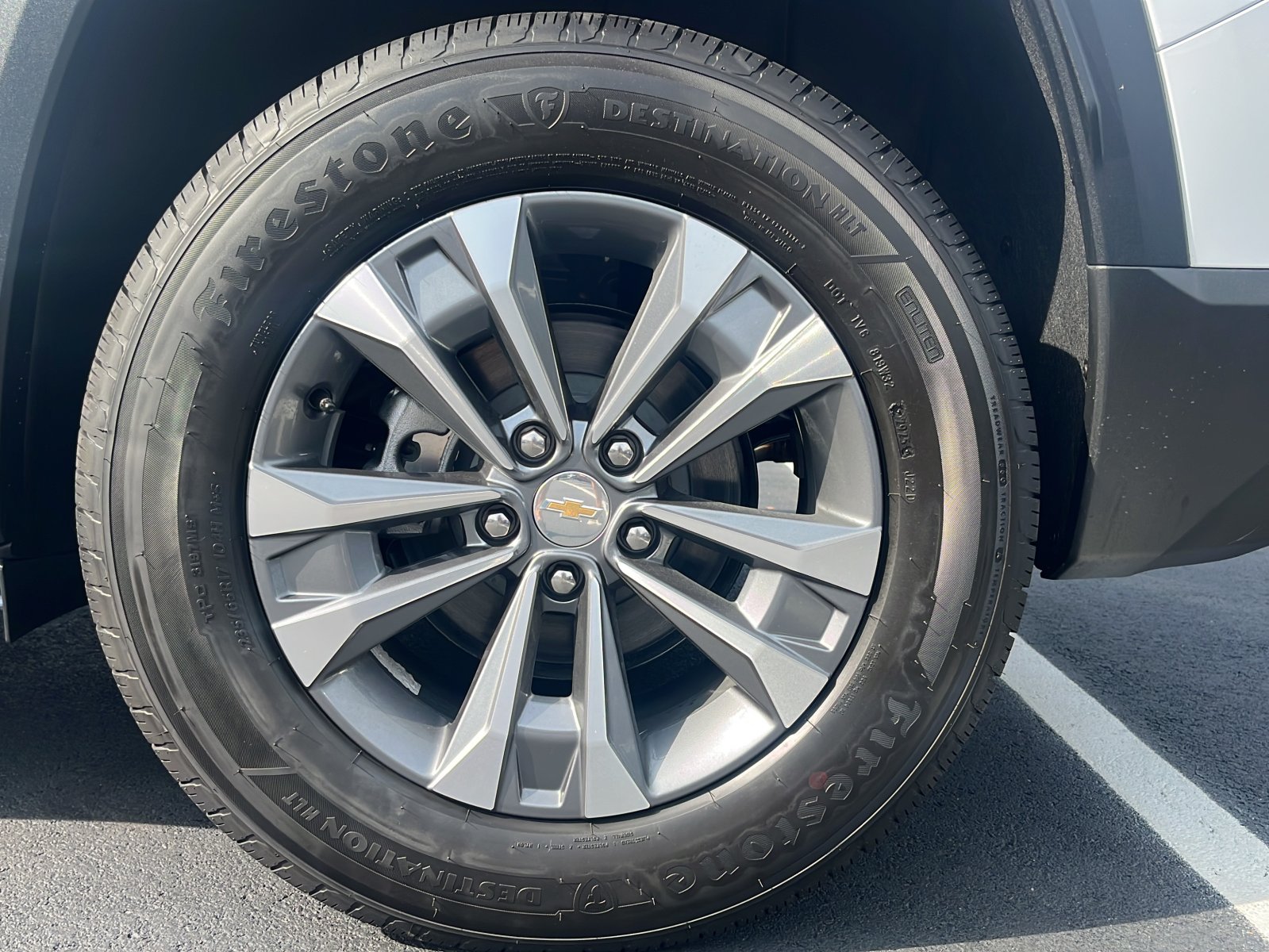 2026 Chevrolet Equinox LT photo 3