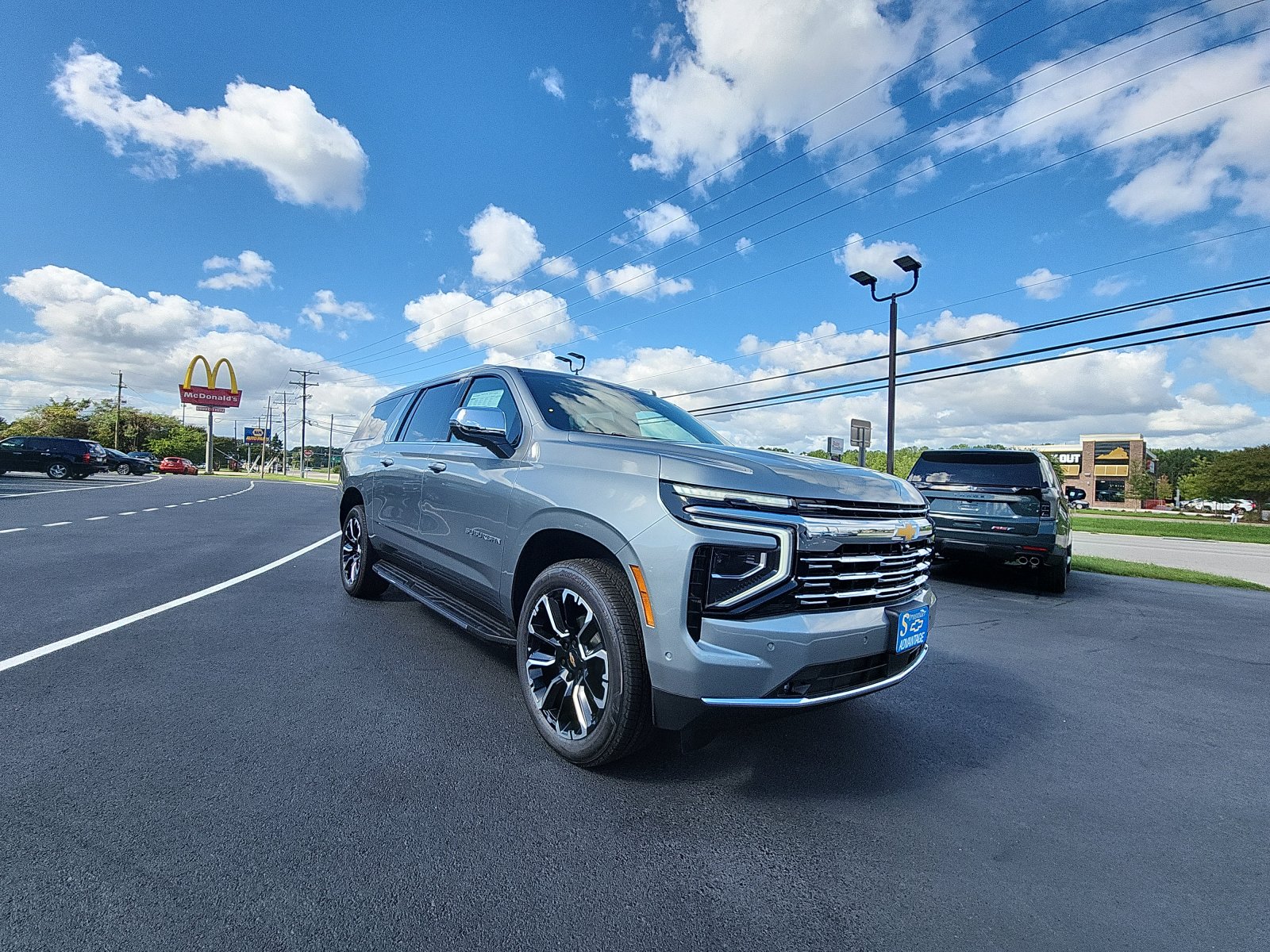 2026 Chevrolet Suburban Premier photo 4