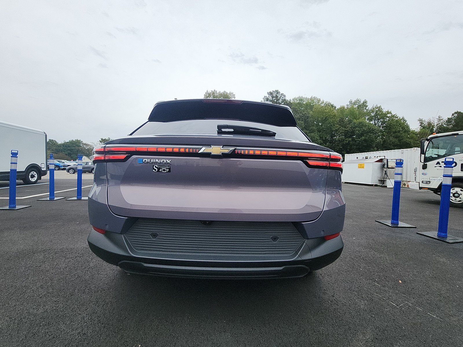 2026 Chevrolet Equinox EV LT photo 4