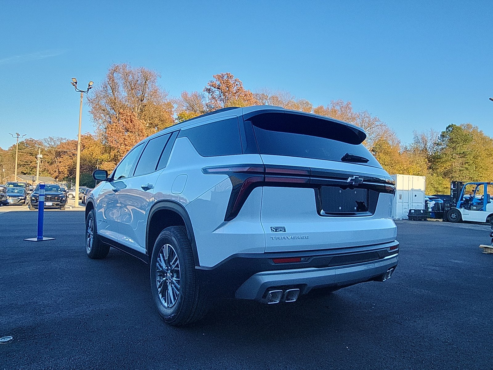 2026 Chevrolet Traverse photo 2