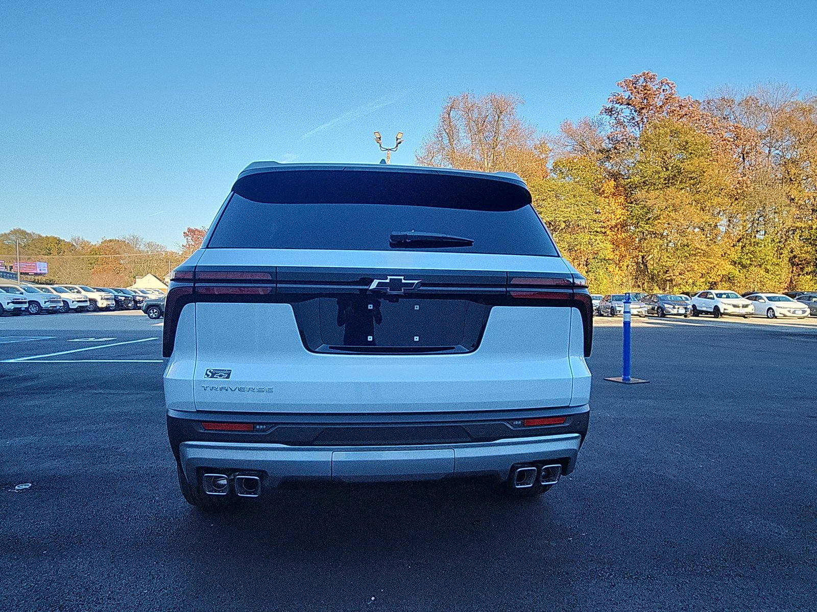 2026 Chevrolet Traverse photo 3