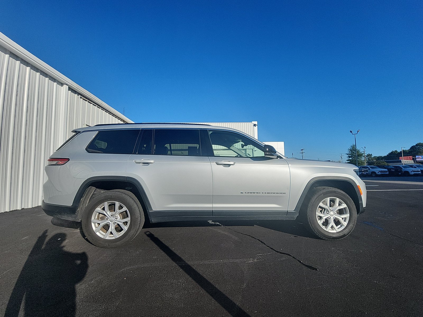 2023 Jeep Grand Cherokee Limited photo 2