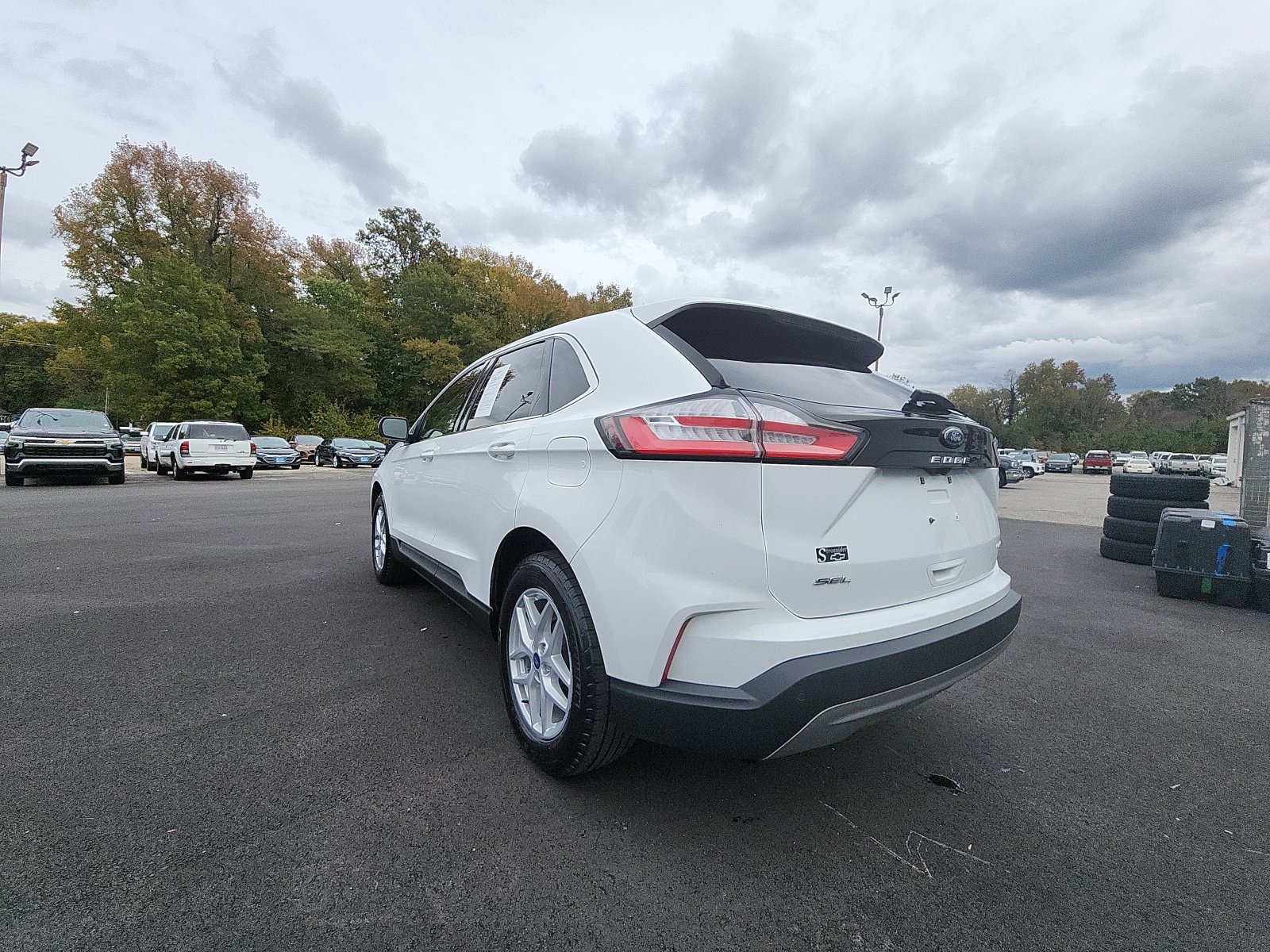 2024 Ford Edge SEL photo 3