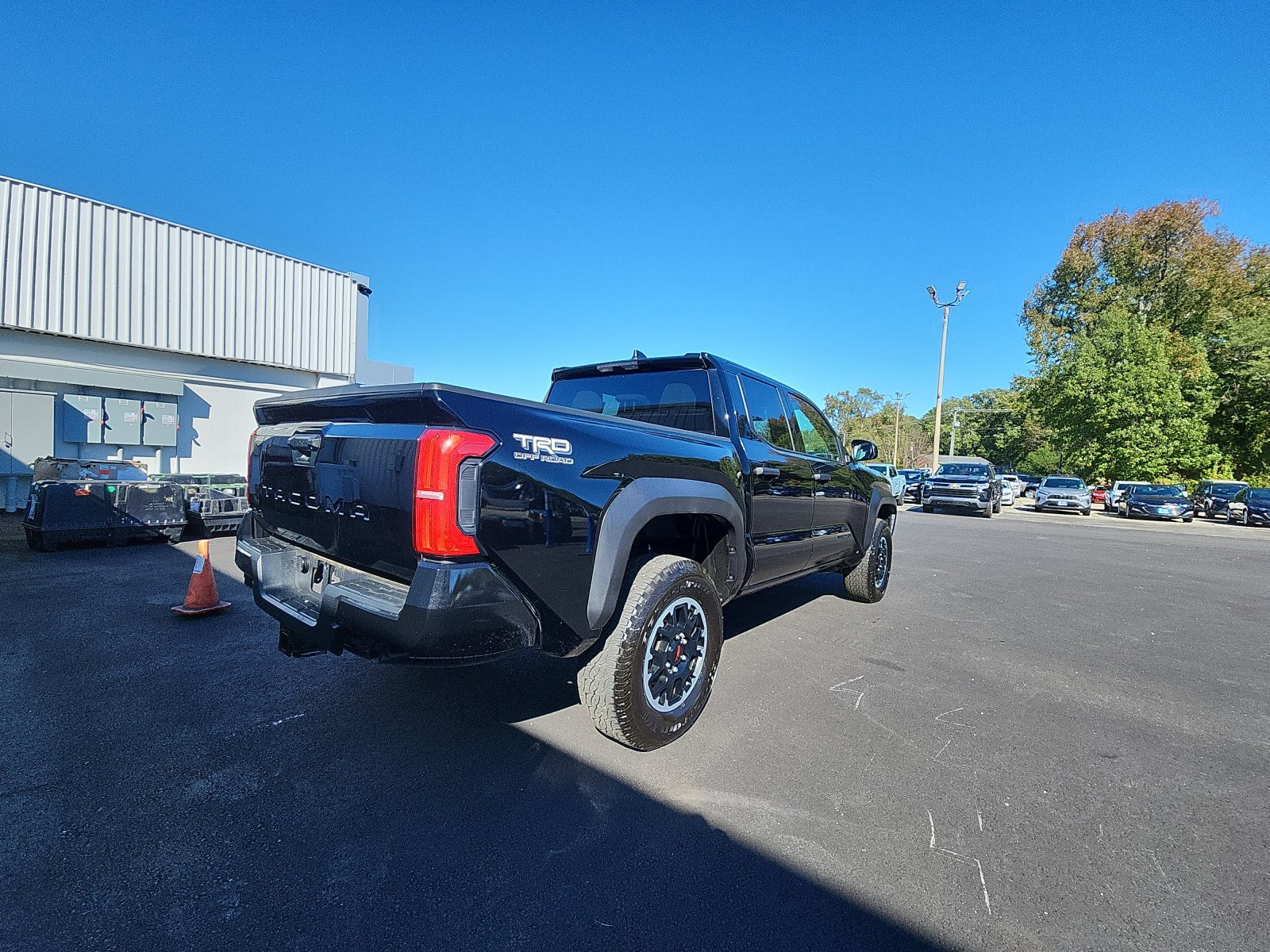 2025 Toyota Tacoma TRD photo 3