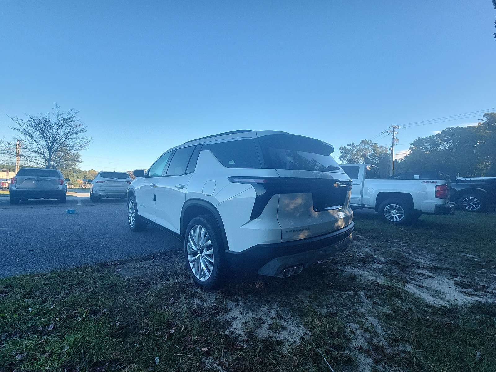 2026 Chevrolet Traverse photo 2