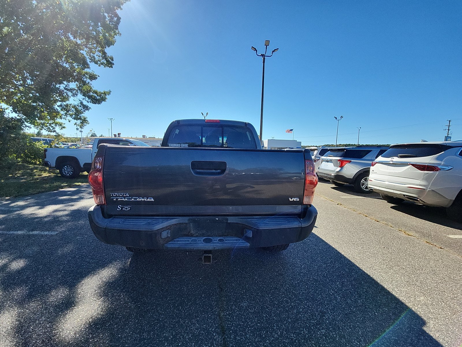 2015 Toyota Tacoma photo 3