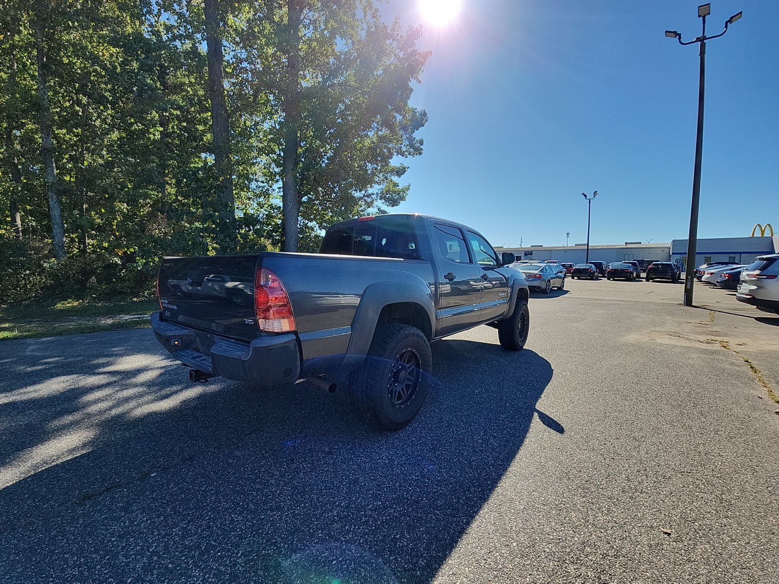 2015 Toyota Tacoma photo 4