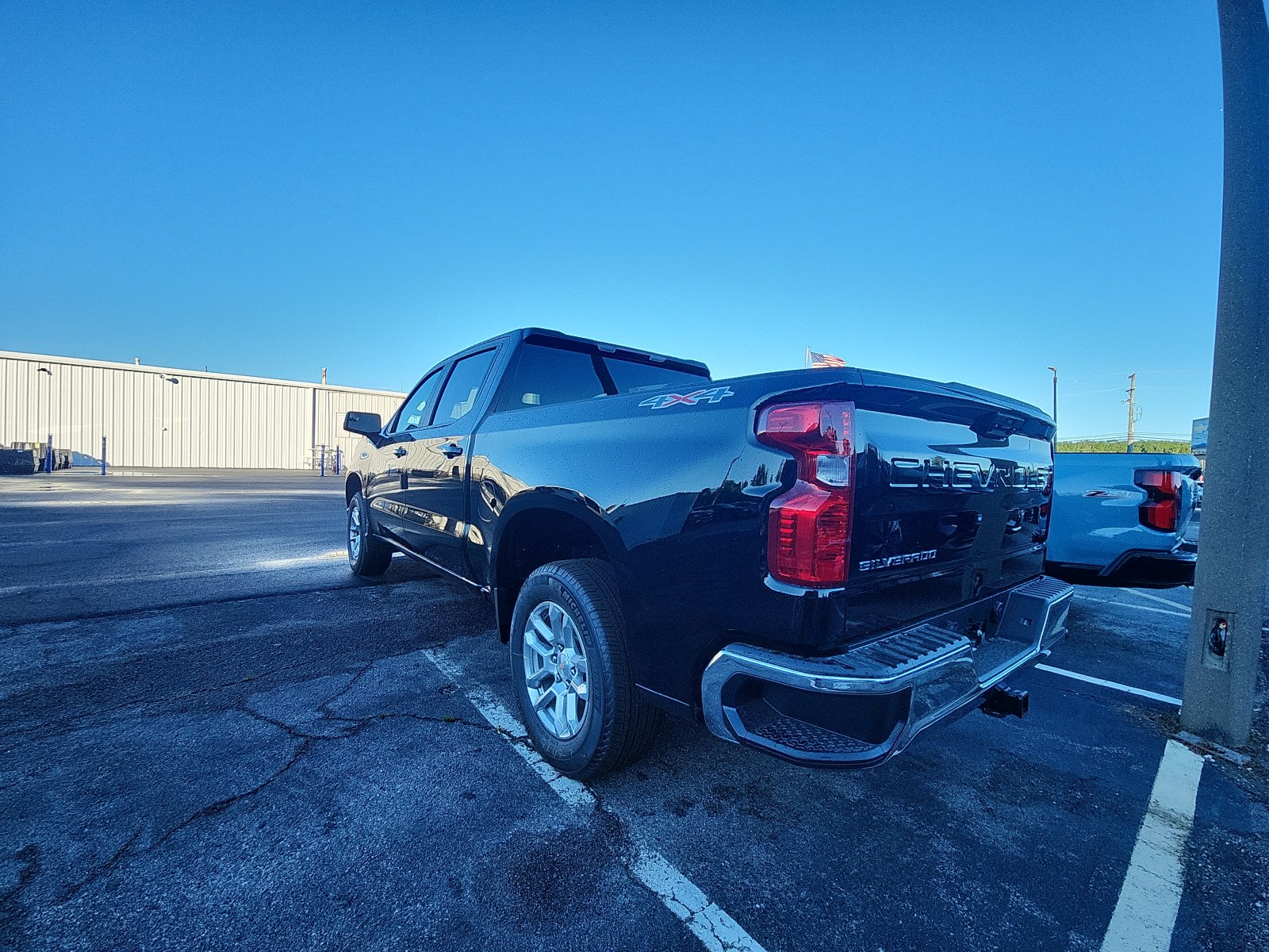 2026 Chevrolet Silverado 1500 LT photo 2