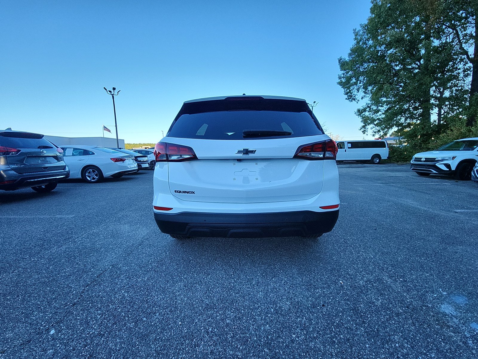2023 Chevrolet Equinox LS photo 3