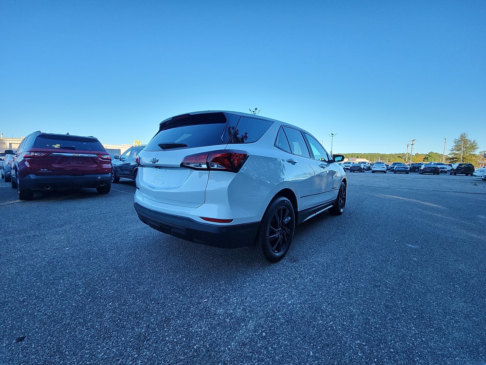 2023 Chevrolet Equinox LS photo 4