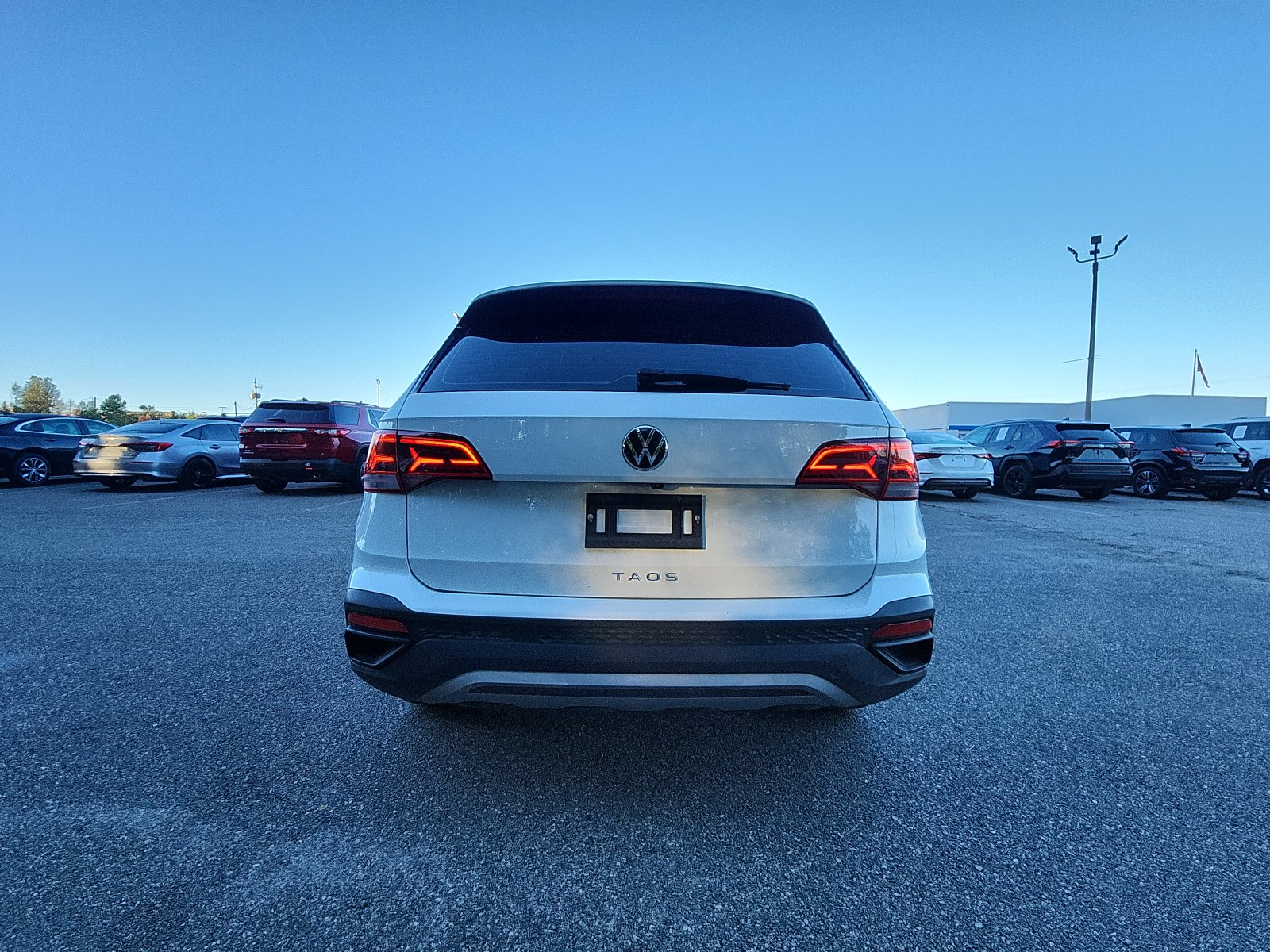 2022 Volkswagen Taos S photo 3