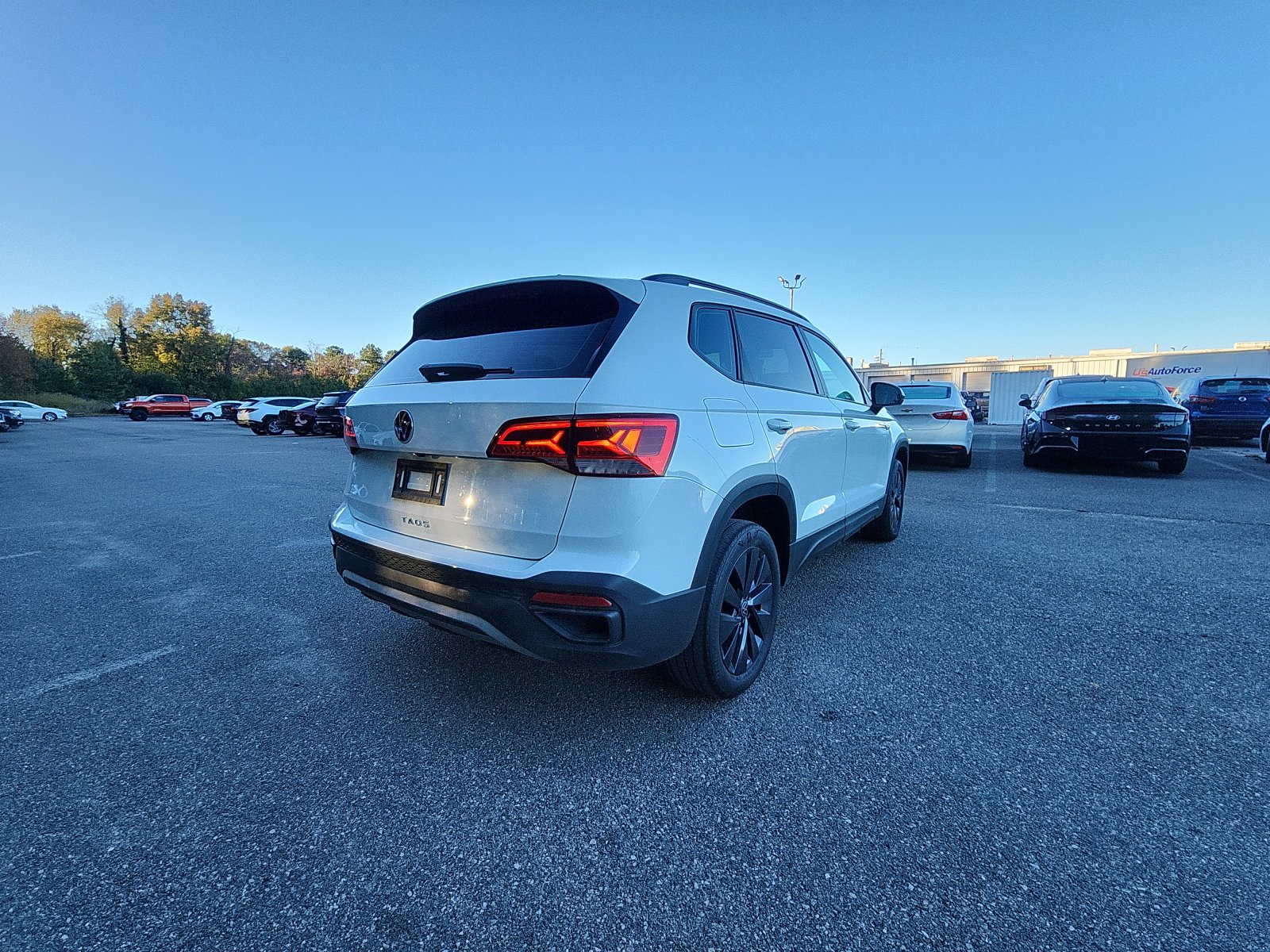 2022 Volkswagen Taos S photo 4