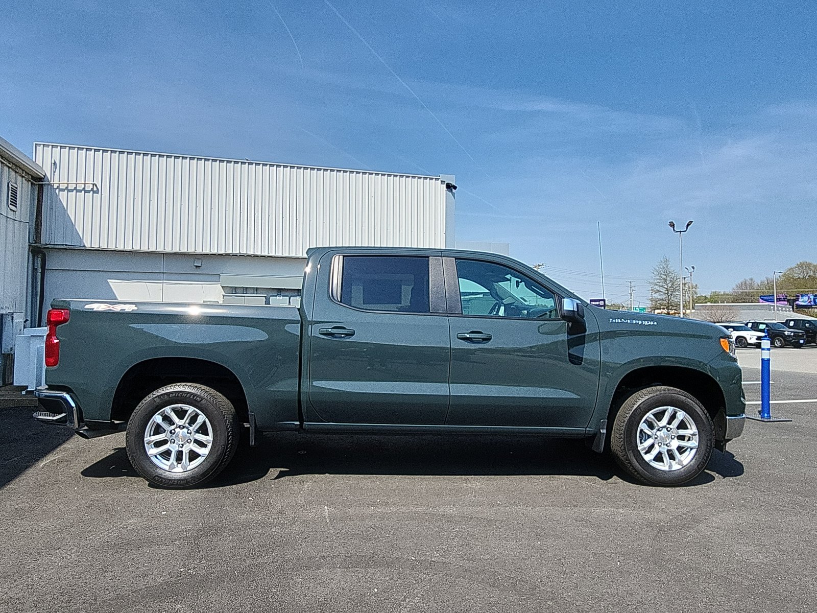 2025 Chevrolet Silverado 1500 LT - Photo 6