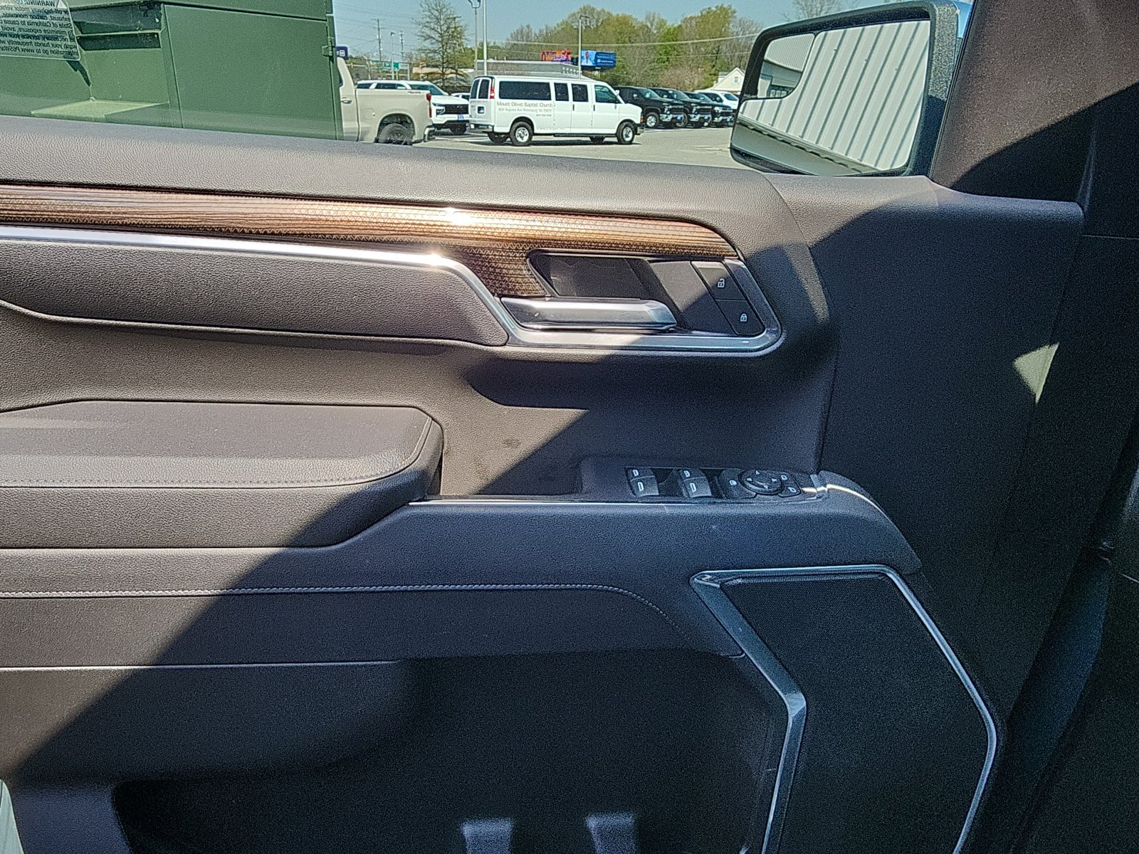 2025 Chevrolet Silverado 1500 LT - Photo 18