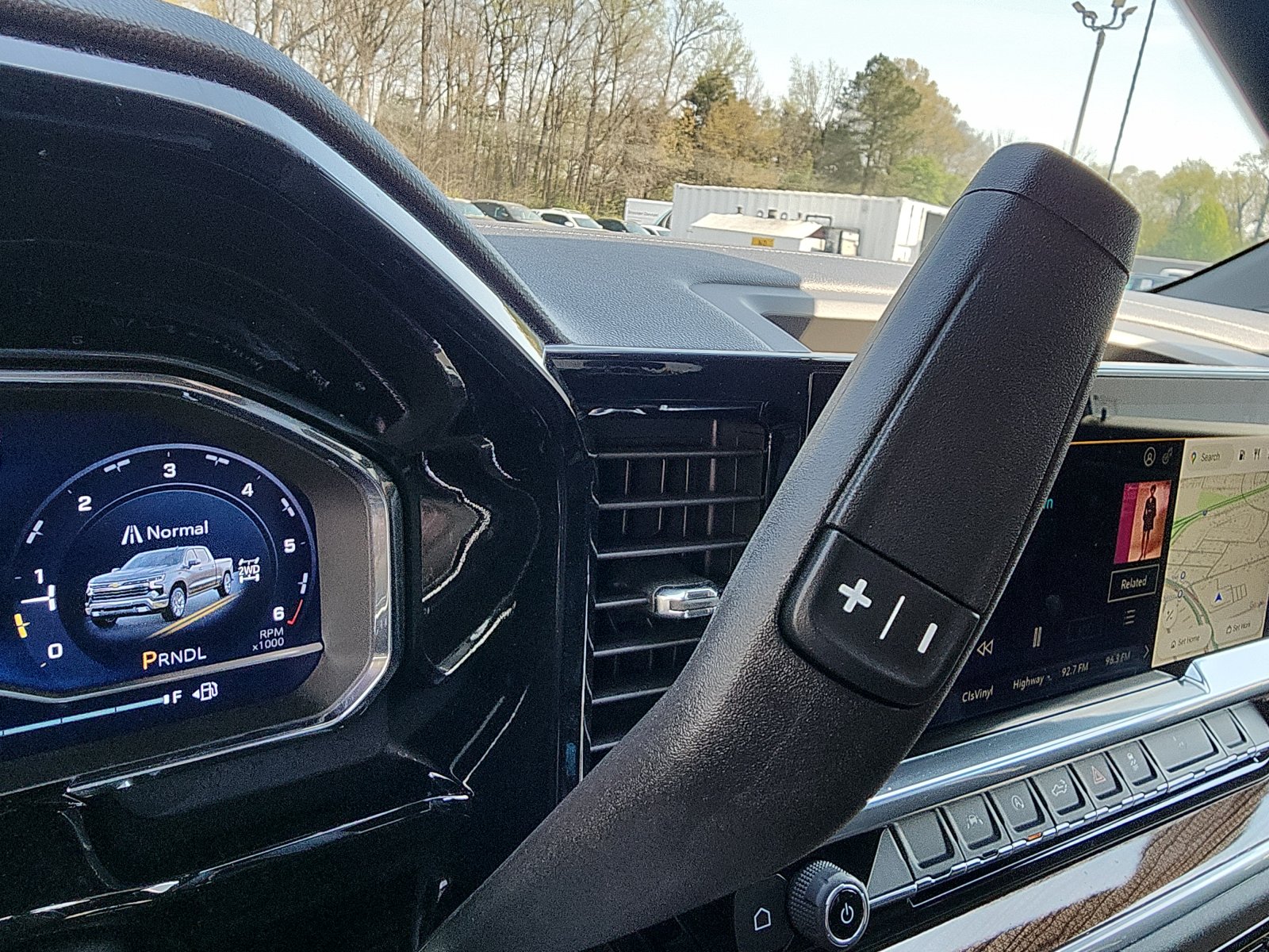 2025 Chevrolet Silverado 1500 LT - Photo 19