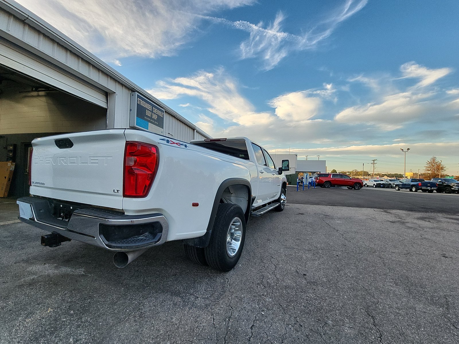 2024 Chevrolet Silverado 3500HD LT photo 4
