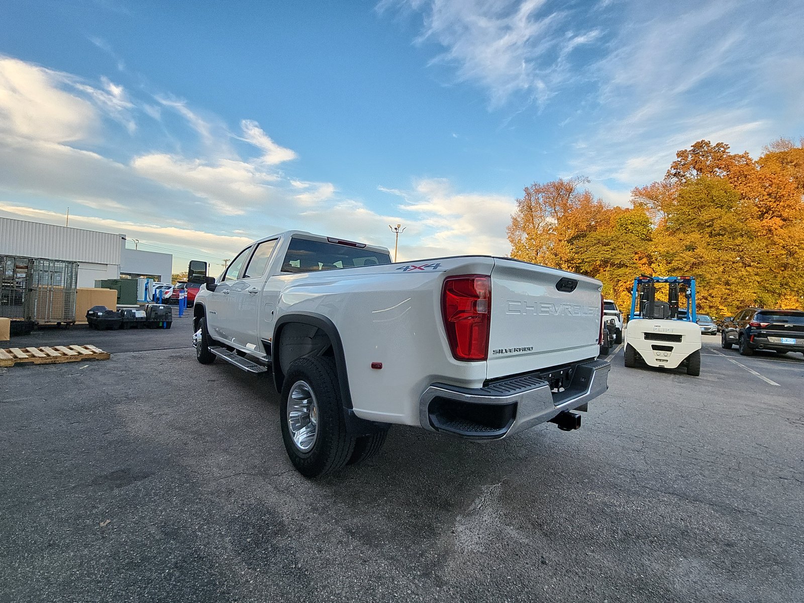 2024 Chevrolet Silverado 3500HD LT photo 2