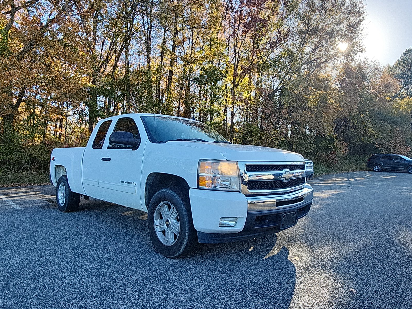 2011 Chevrolet Silverado 1500 LT photo 3