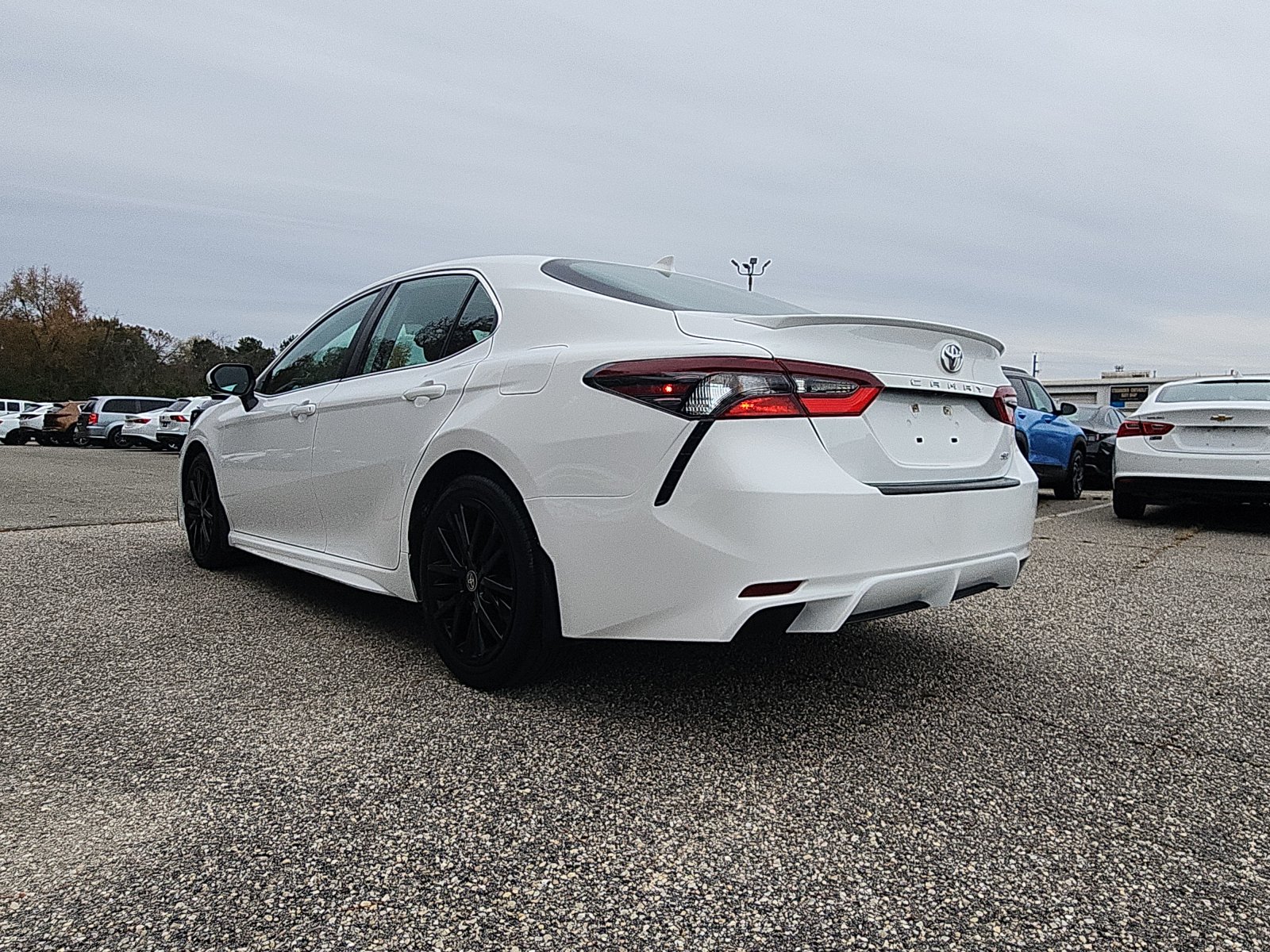 2024 Toyota Camry SE photo 3