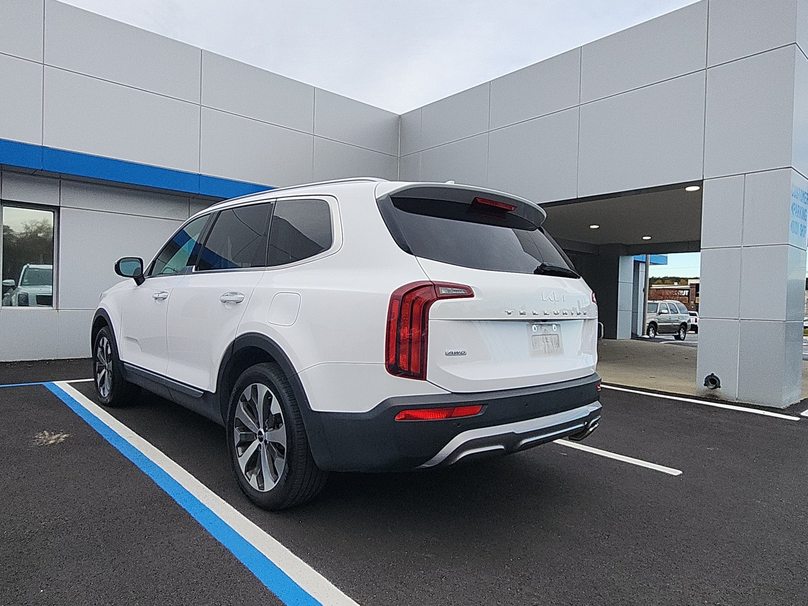 2022 Kia Telluride S photo 3