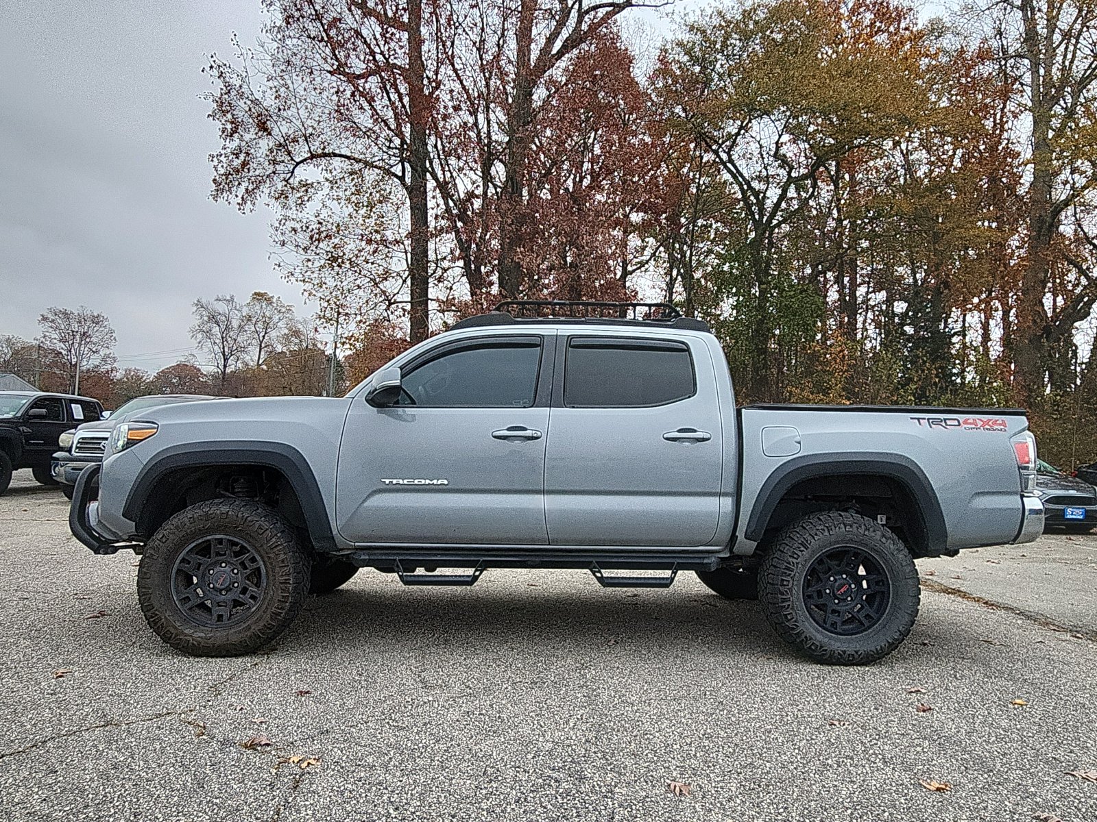 2020 Toyota Tacoma TRD photo 2