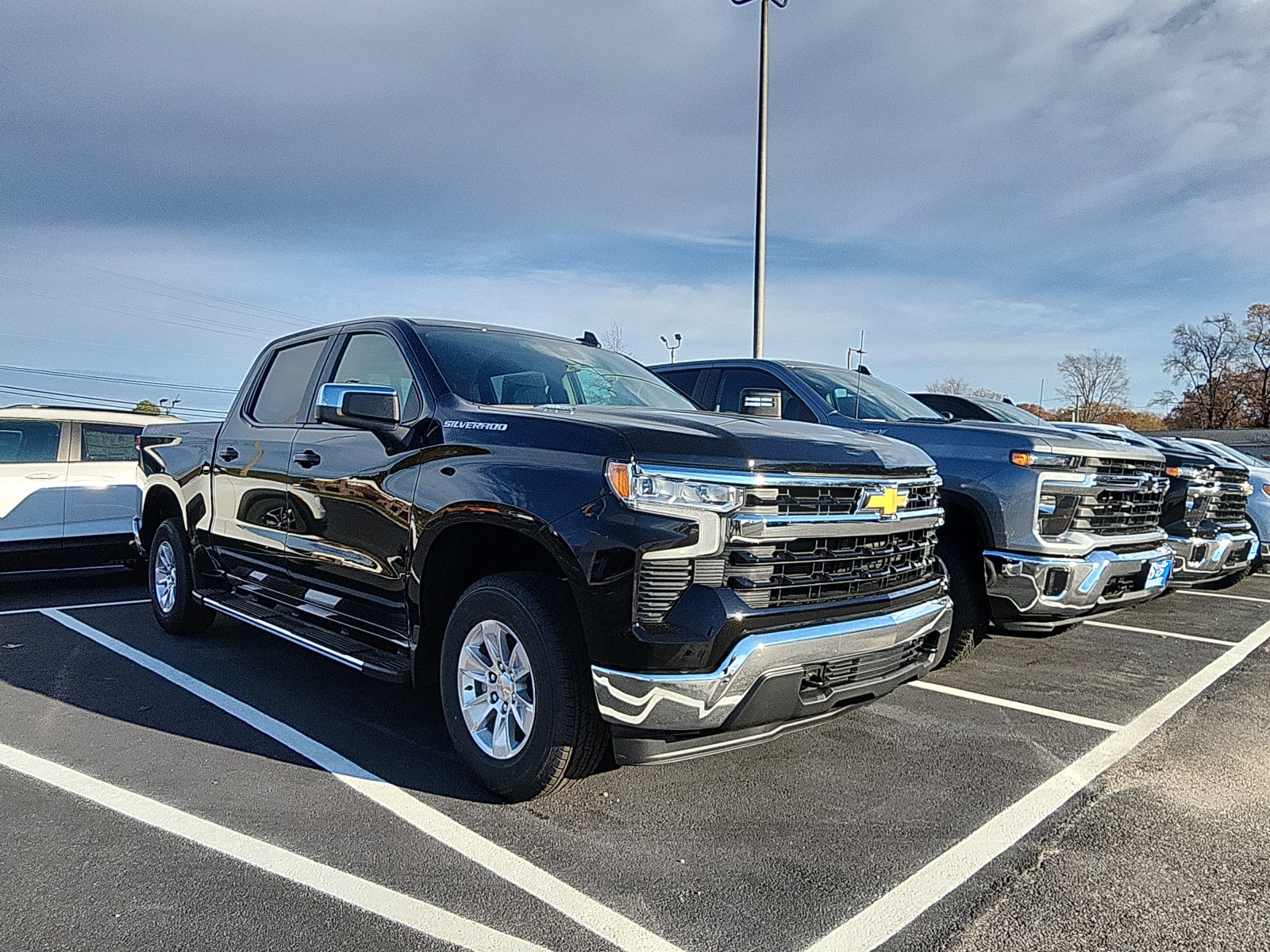 2026 Chevrolet Silverado 1500 LT photo 4