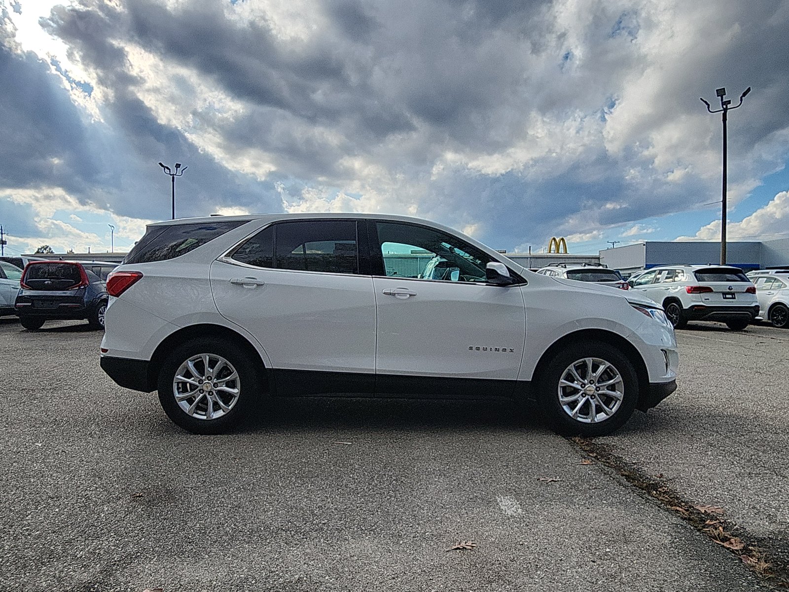 2019 Chevrolet Equinox LT photo 3