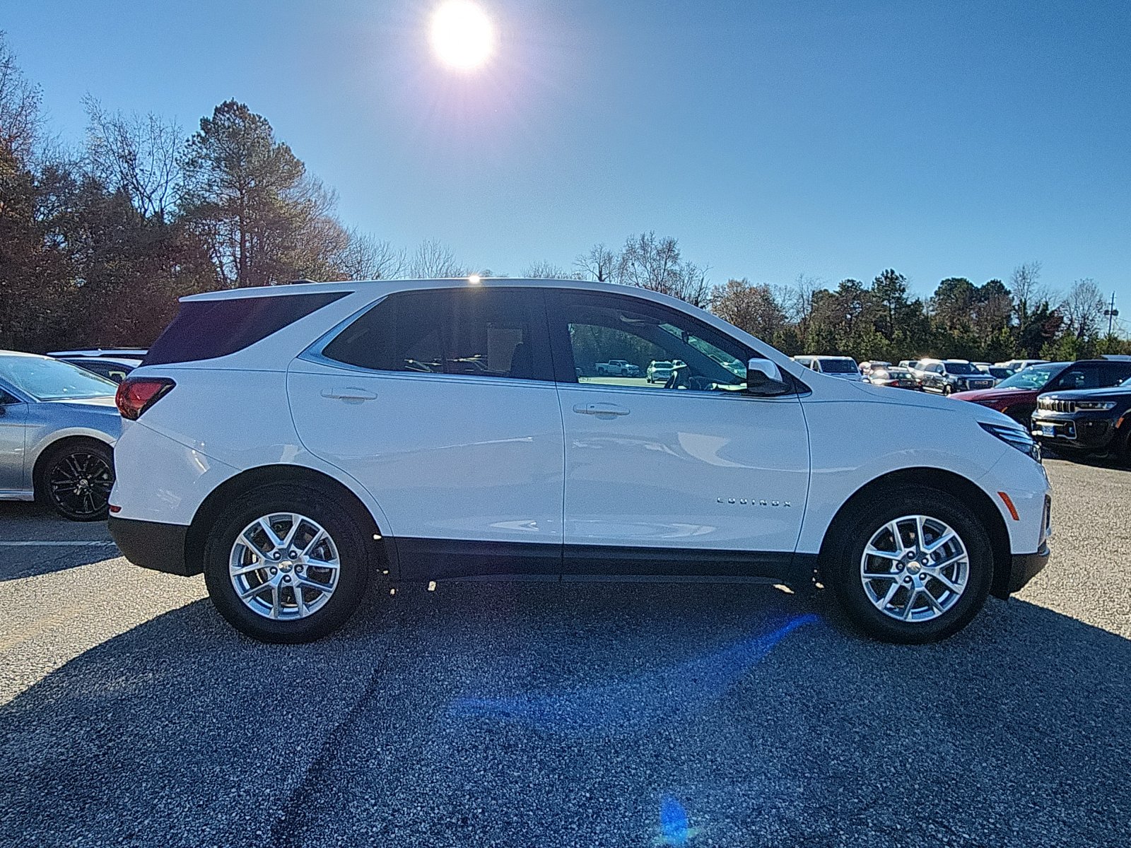 2024 Chevrolet Equinox LT photo 4