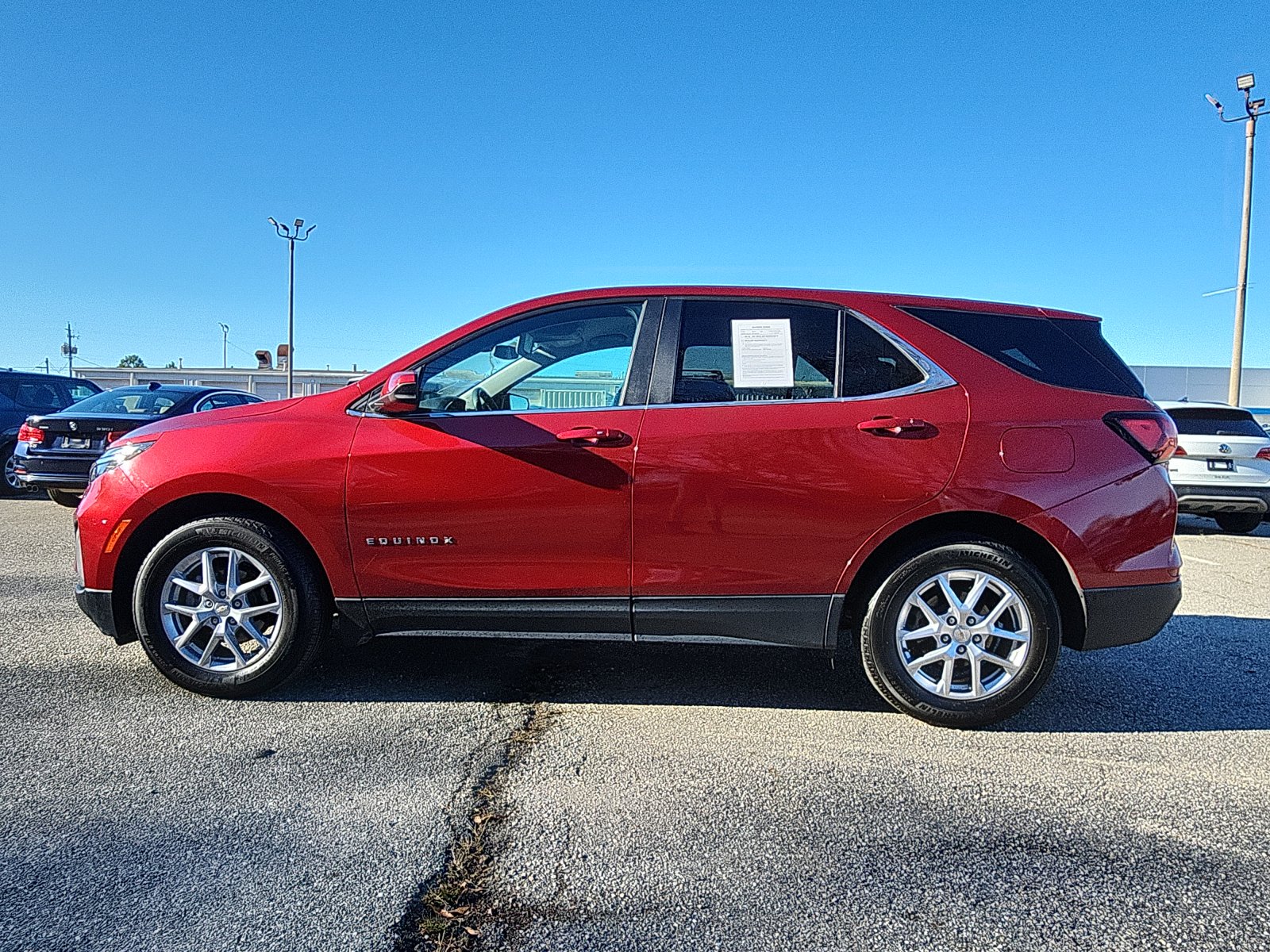 2024 Chevrolet Equinox LT photo 2