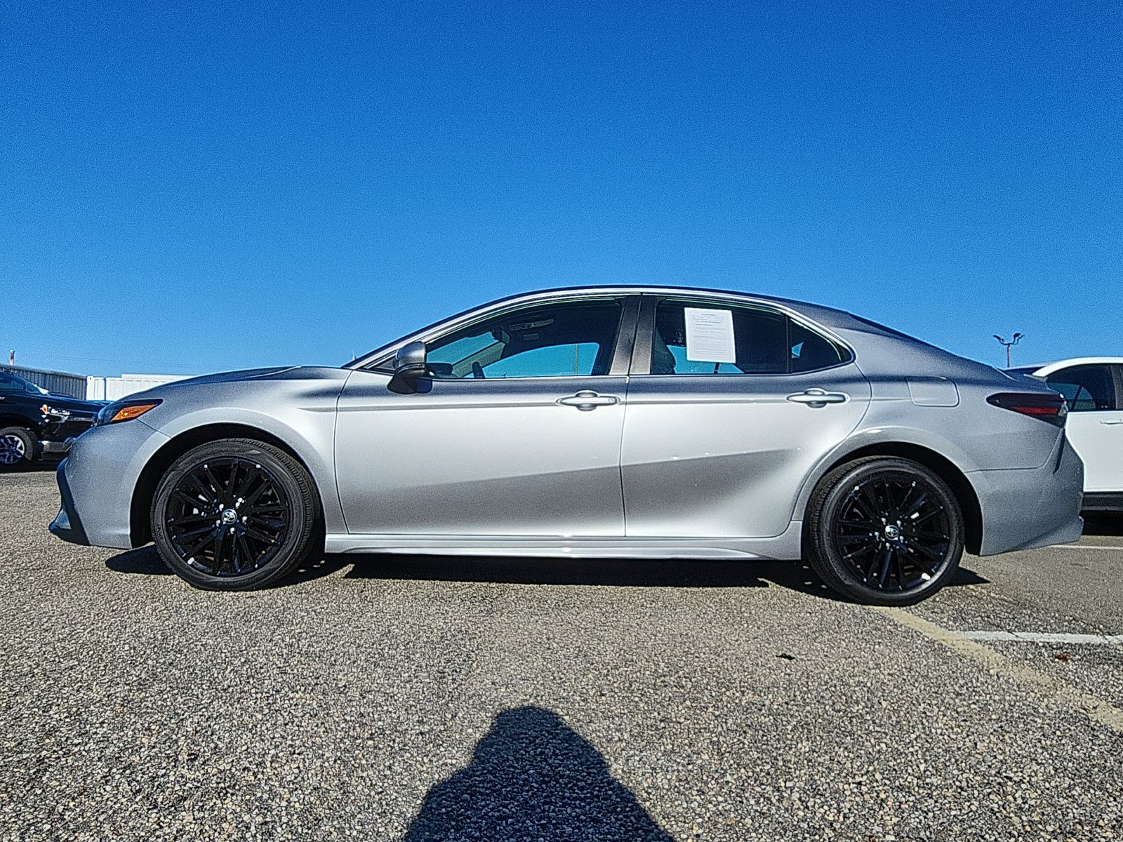 2023 Toyota Camry SE photo 2
