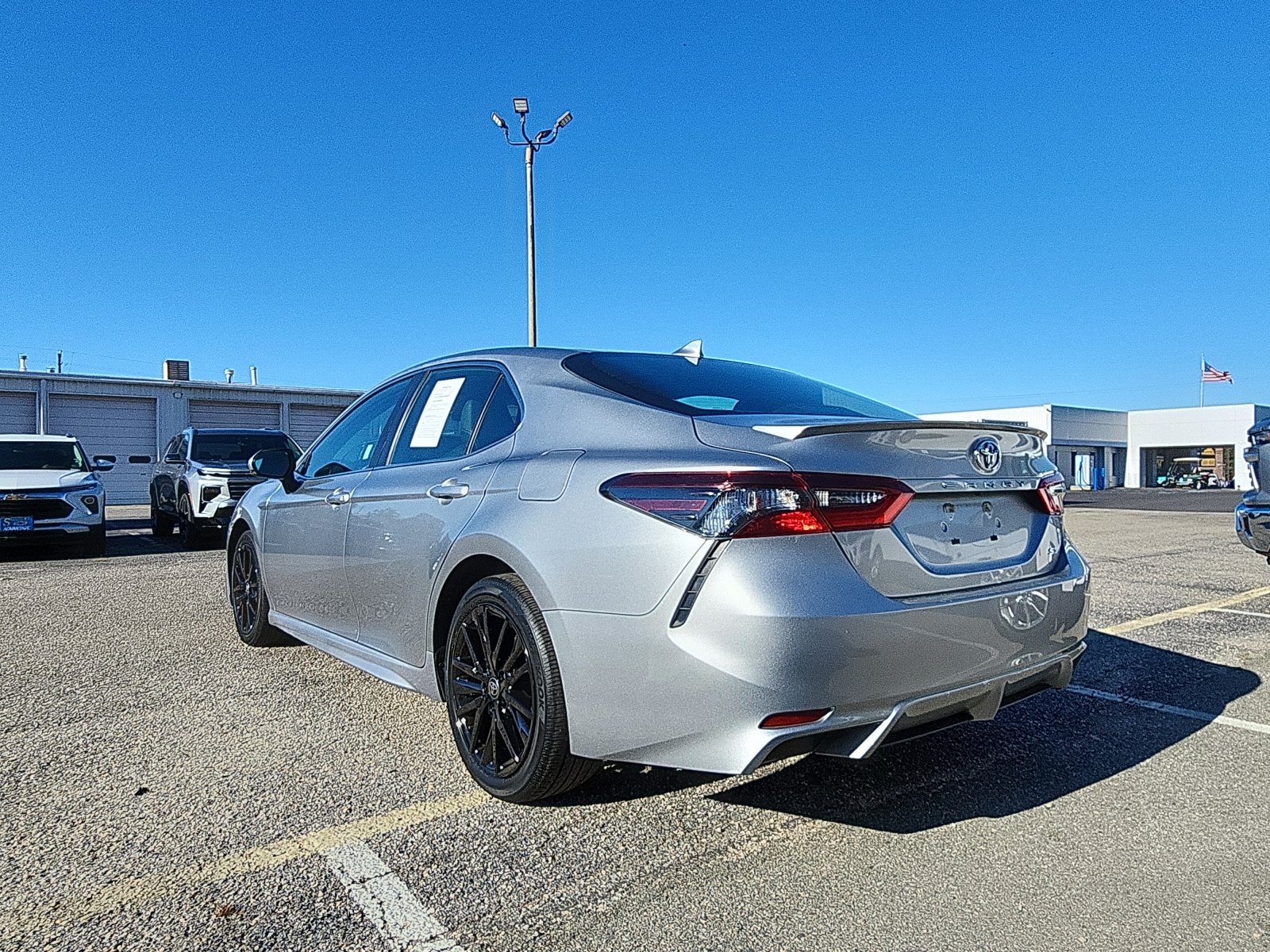 2023 Toyota Camry SE photo 3