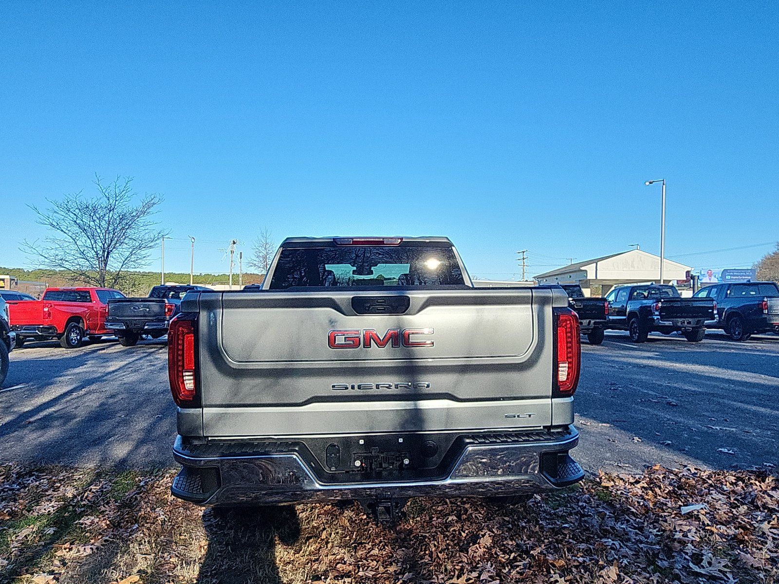 2024 Gmc Sierra 1500 SLT photo 4