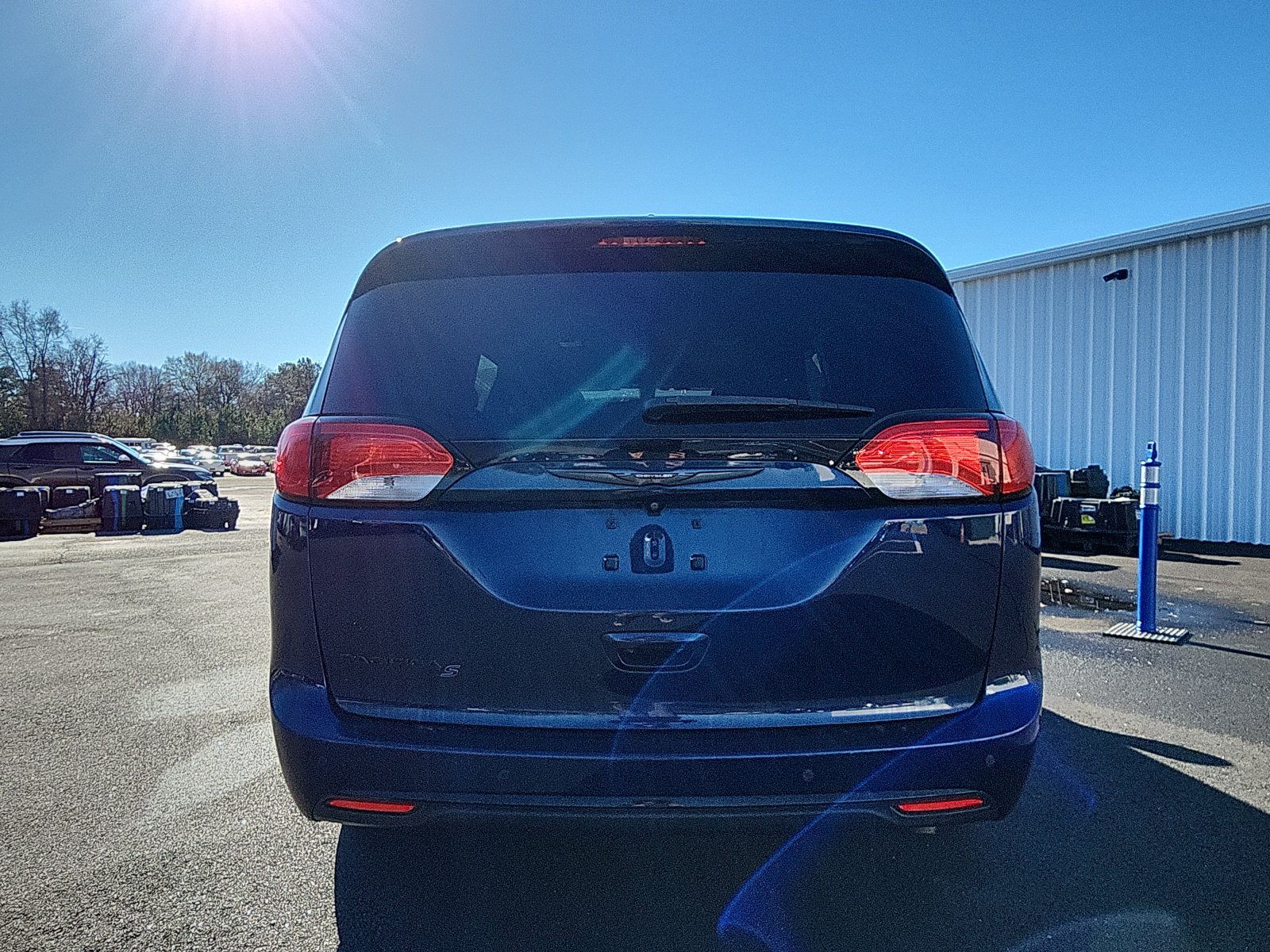 2019 Chrysler Pacifica Touring Plus photo 3