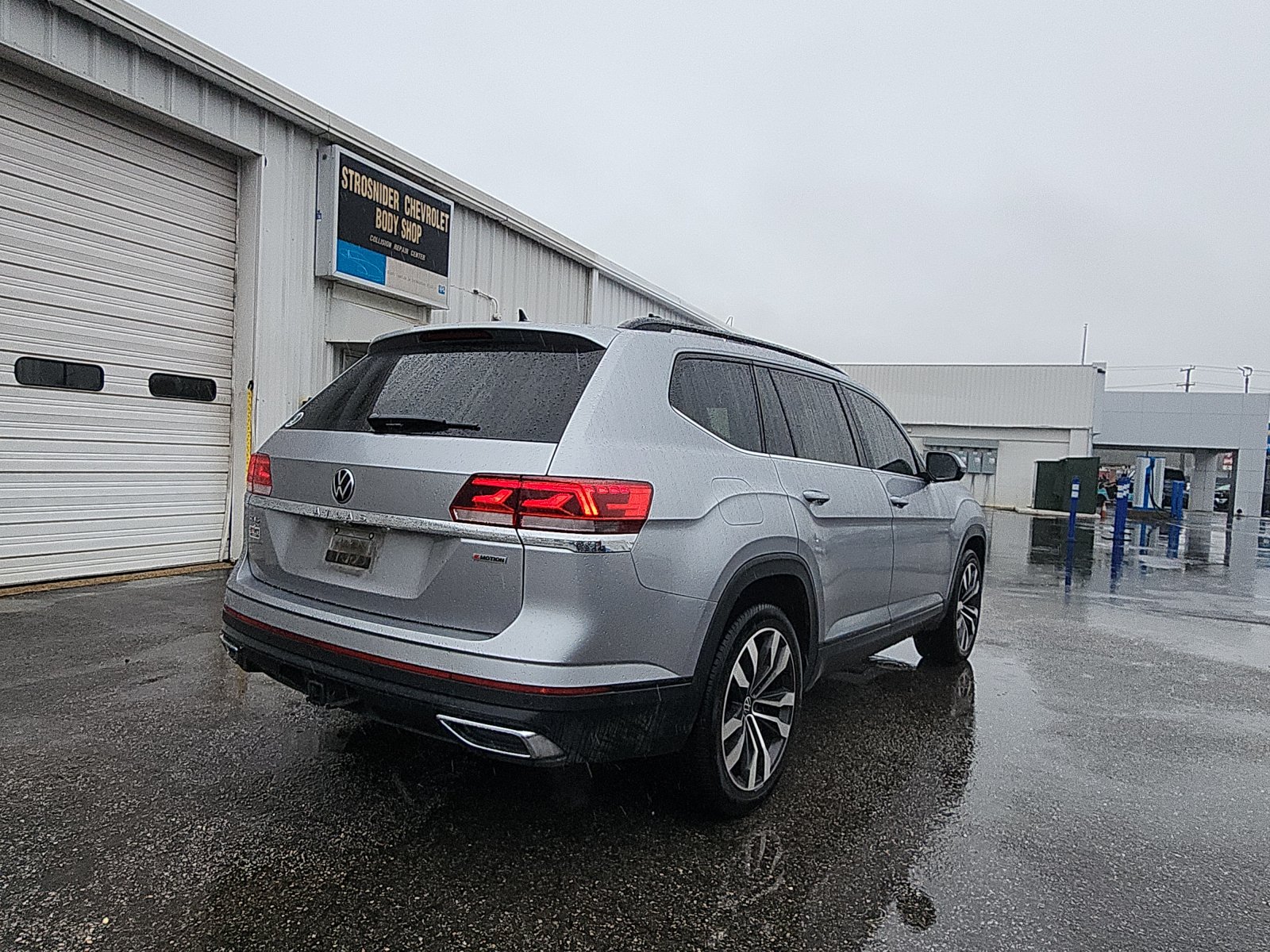 2022 Volkswagen Atlas V6 SE Technology photo 2