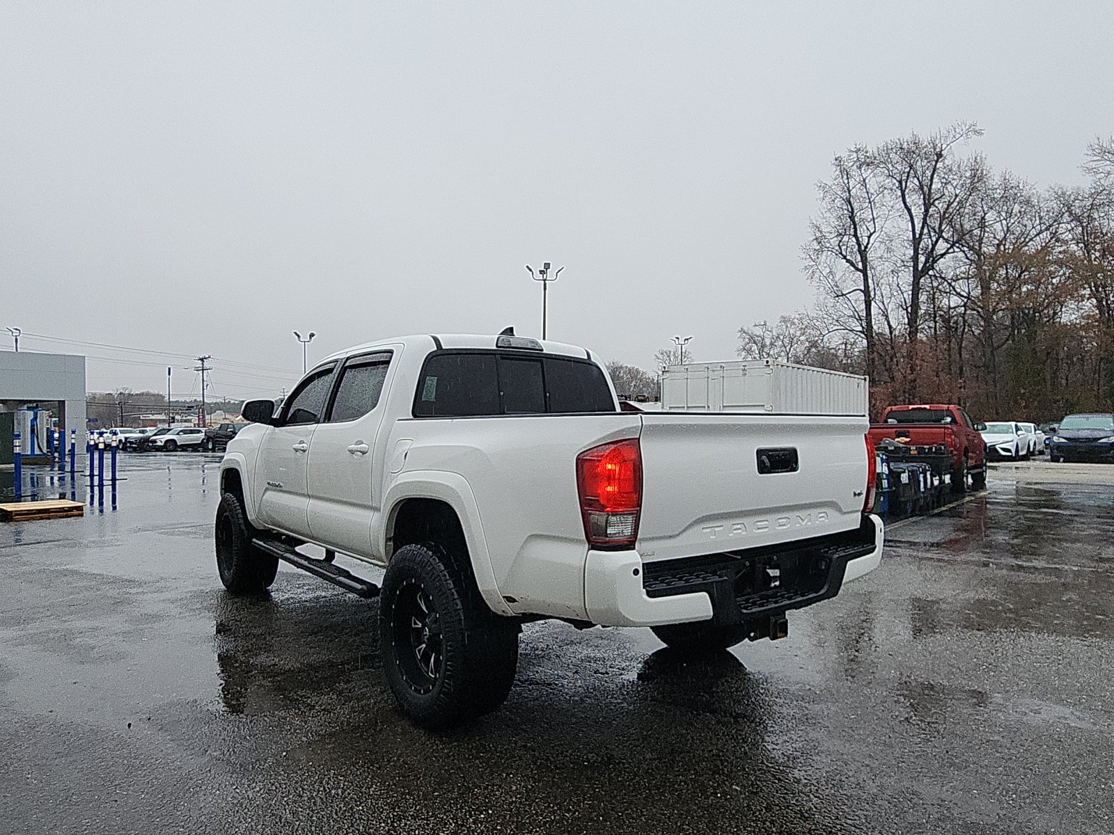 2016 Toyota Tacoma TRD Sport photo 3